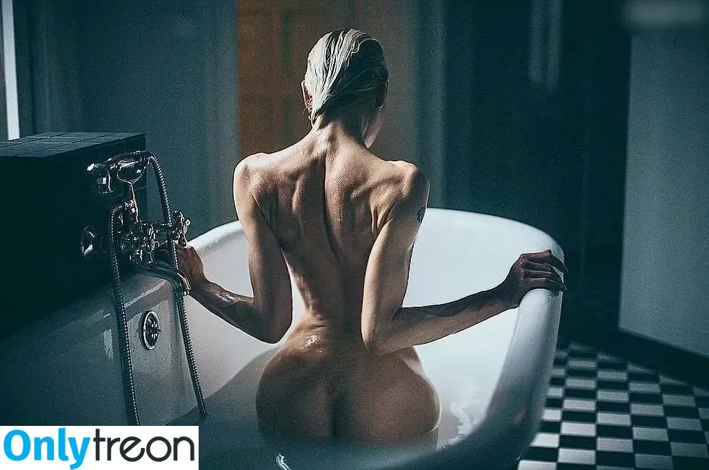 Nathalie Crivelli nude photo #0101 (fitalexa / littlefitmuse / luckymuse / nathalie.crivelli)