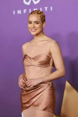 Nathalie Emmanuel / missnemmanuel / nathalieemmanuel фото голая #0201