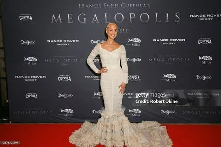 Nathalie Emmanuel / missnemmanuel / nathalieemmanuel фото голая #0420