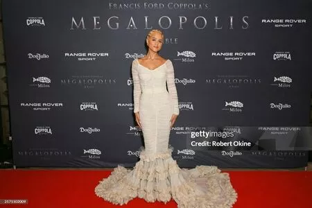 Nathalie Emmanuel / missnemmanuel / nathalieemmanuel фото голая #0421