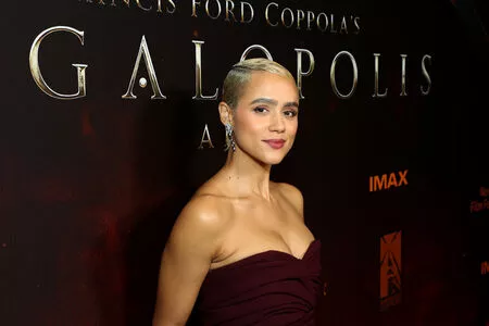 Nathalie Emmanuel / missnemmanuel / nathalieemmanuel фото голая #0451