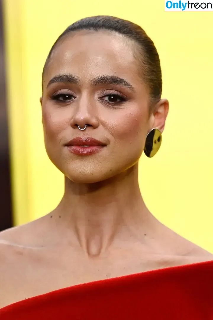 Nathalie Emmanuel голая photo #0661 (missnemmanuel / nathalieemmanuel)