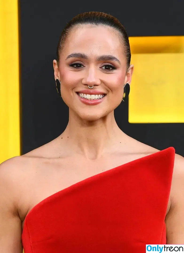 Nathalie Emmanuel голая photo #0662 (missnemmanuel / nathalieemmanuel)