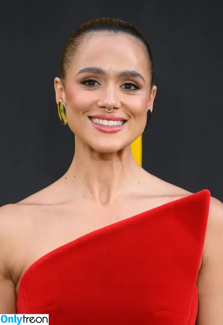 Nathalie Emmanuel голая photo #0663 (missnemmanuel / nathalieemmanuel)