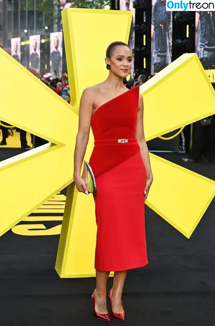 Nathalie Emmanuel nude photo #0667 (missnemmanuel / nathalieemmanuel)