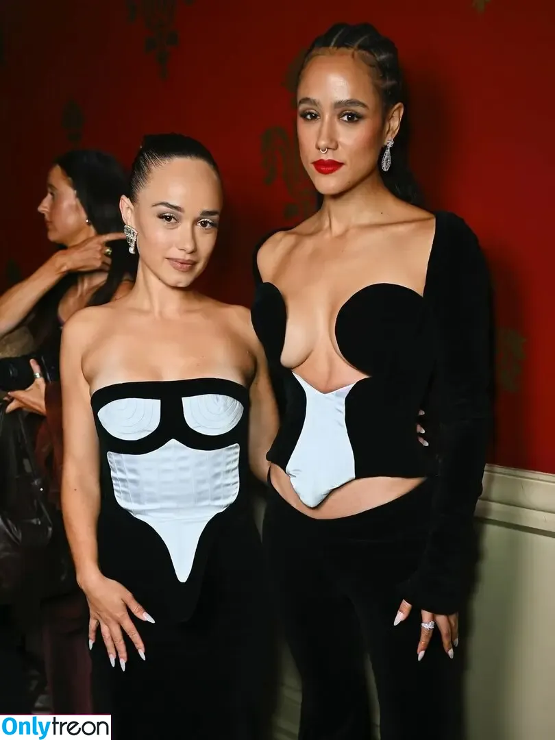 Nathalie Emmanuel nude photo #0810 (missnemmanuel / nathalieemmanuel)