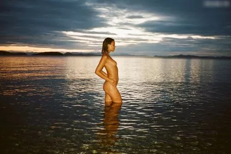 Nathalie Kelley / natkelley nude photo #0159