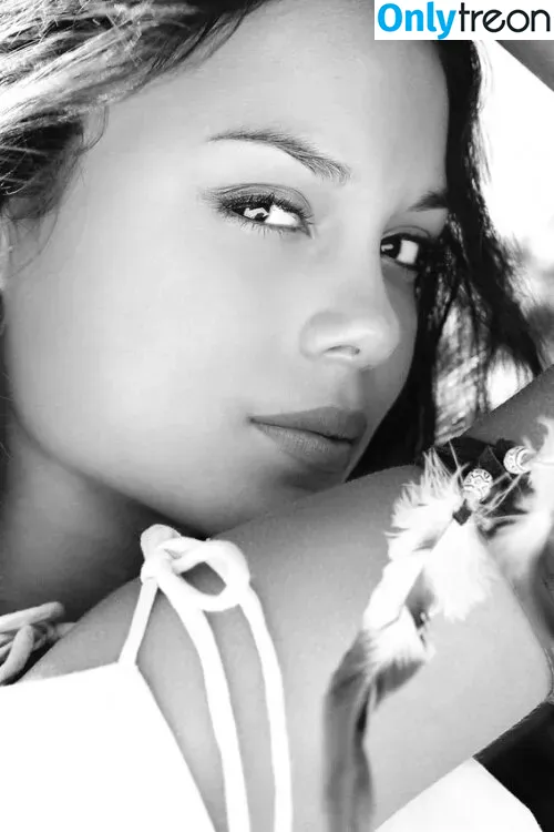 Nathalie Kelley nude photo #0072 (natkelley)