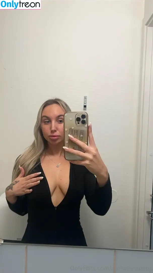 nathalieisberg nude photo #0082 (nathalieisbeerg)