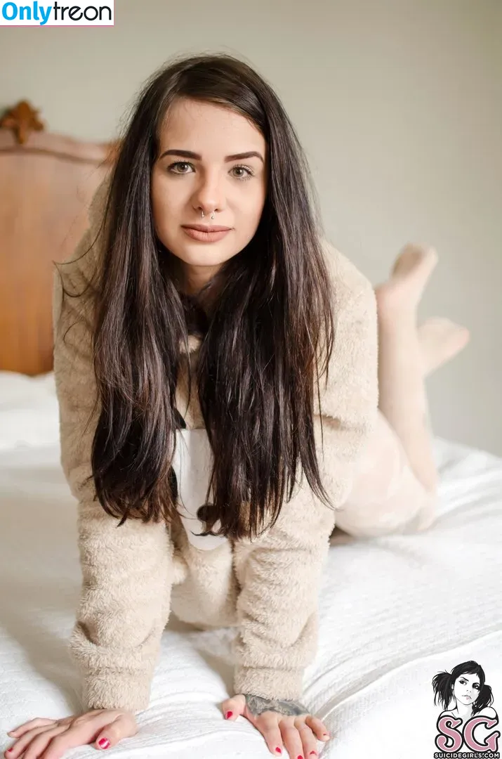 Nathi Suicide голая photo #0007 (nath.bisterco / nathisuicide)