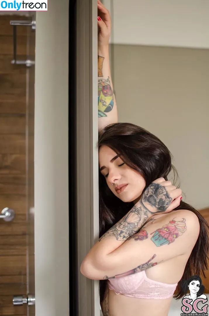 Nathi Suicide nude photo #0017 (nath.bisterco / nathisuicide)