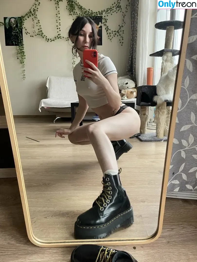 NatsumiPon nude photo #0291 (PonNatsumi / natsumi0209)