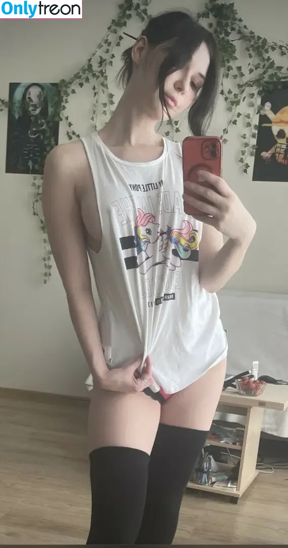 NatsumiPon nude photo #0322 (PonNatsumi / natsumi0209)