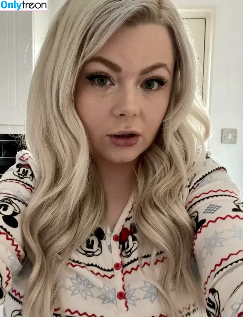 Naughty Danni голая photo #0040 (curvy_danni / curvydanni)