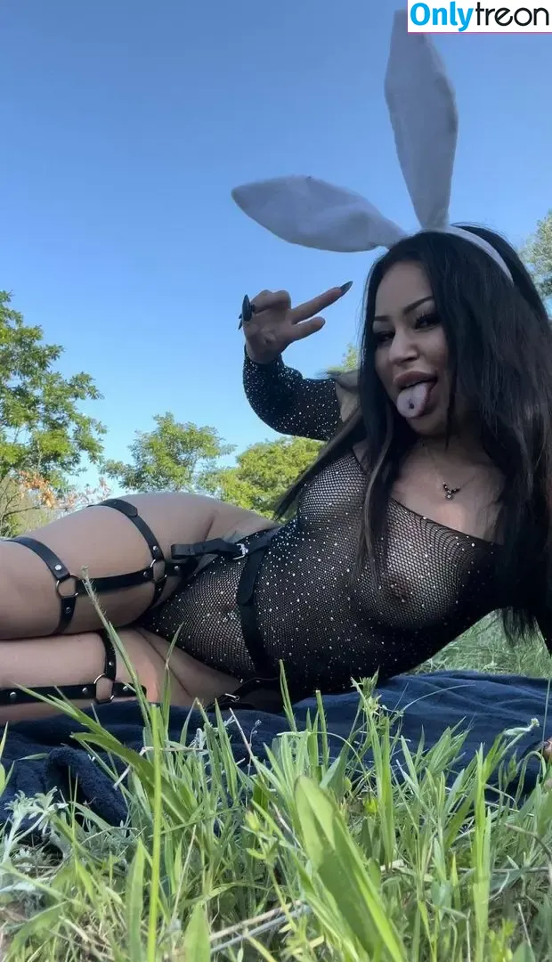 Naughtygirll nude photo #0025 (m.a.g.d.a.l.e.n.a.a_ / naugtygirll)