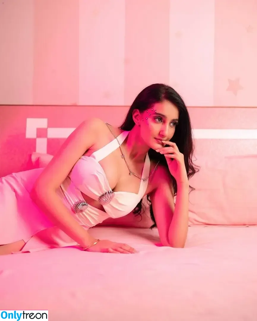 Navya Saharan nude photo #0005 (navya_saharan_)