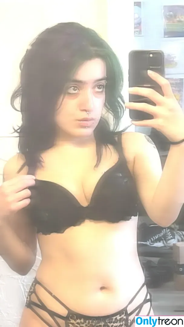 nayinthebay nude photo #0101 (nayinthebay)