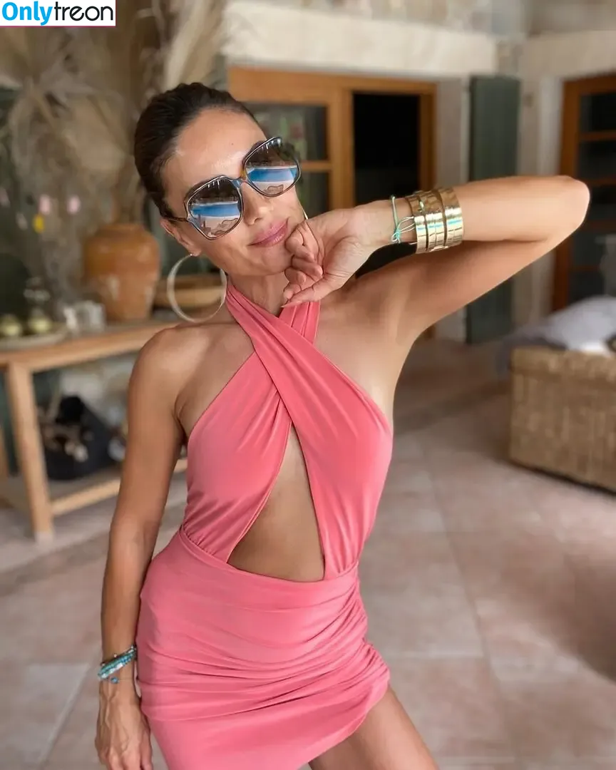 Nazan Eckes nude photo #0675 (nazaneckes)
