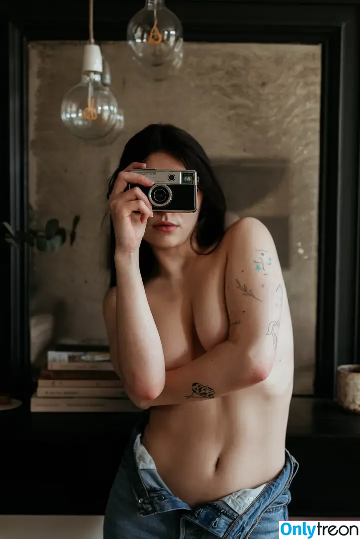 Ncommenana nude photo #0013 (Ncommenana)