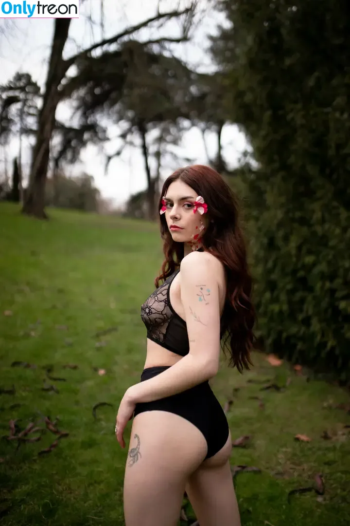 Ncommenana nude photo #0070 (Ncommenana)