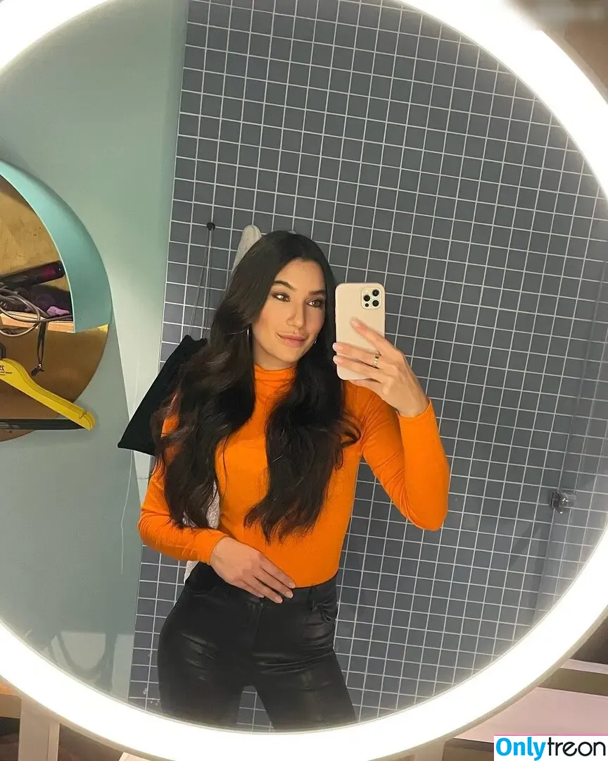 Neda Peemüller nude photo #0004 (neda.peemueller)