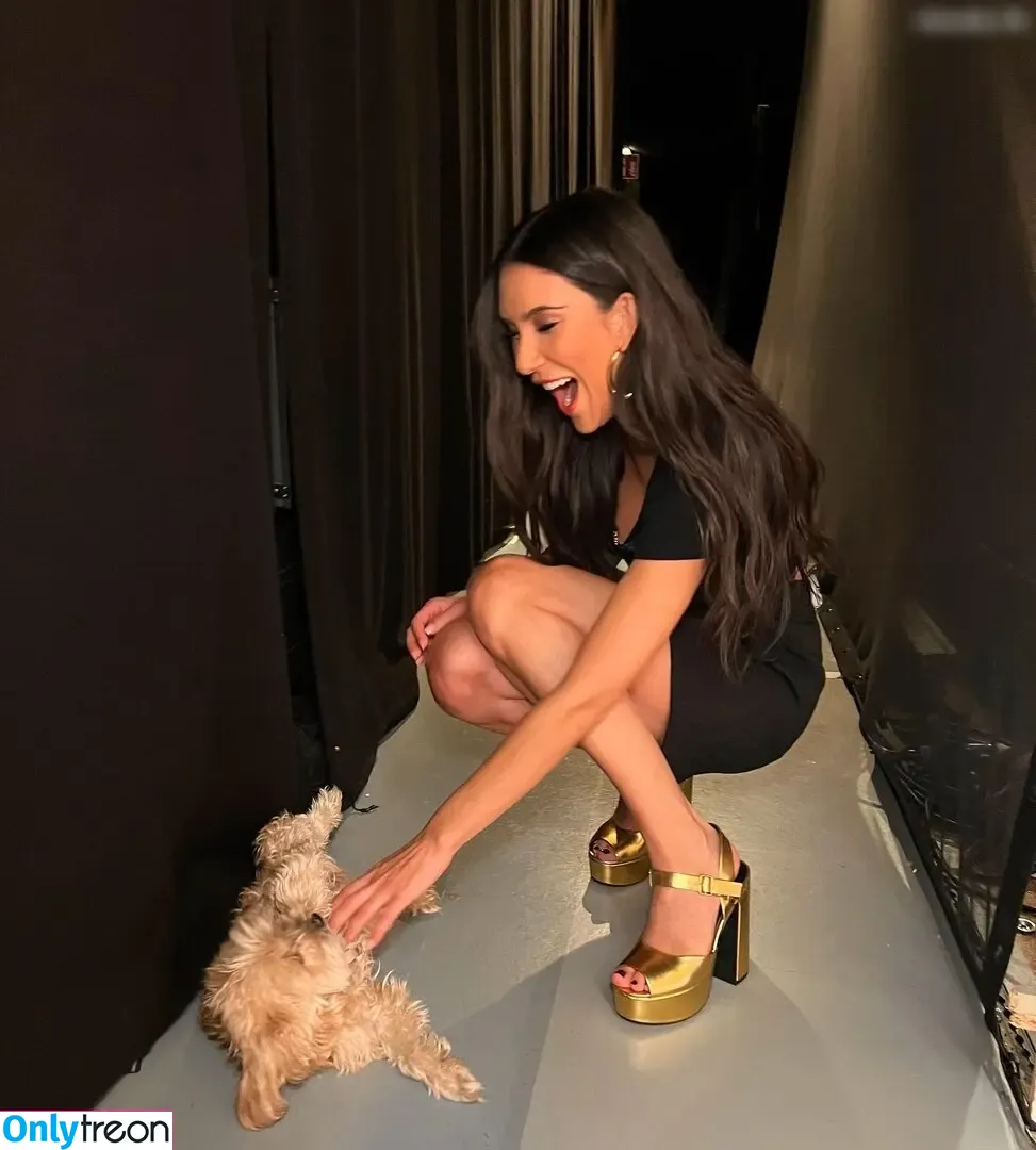 Neda Peemüller nude photo #0007 (neda.peemueller)
