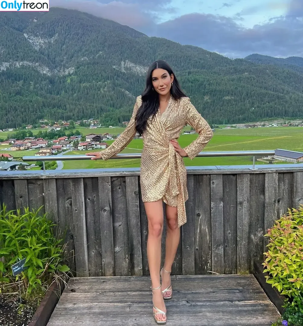 Neda Peemüller голая photo #0019 (neda.peemueller)