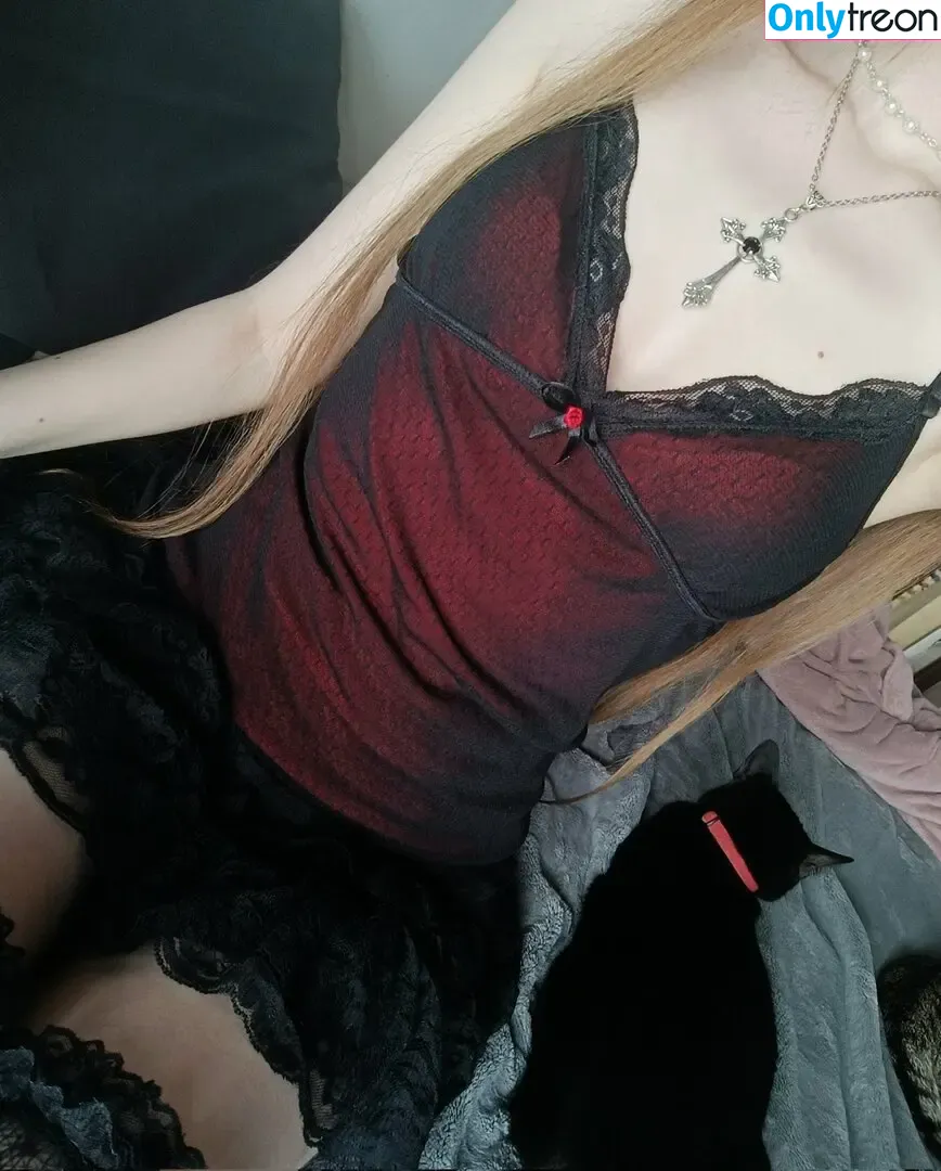 Nee.vrm nude photo #0001 (Nee.vrm)