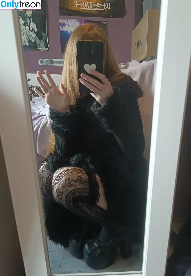 Nee.vrm nude photo #0002 (Nee.vrm)