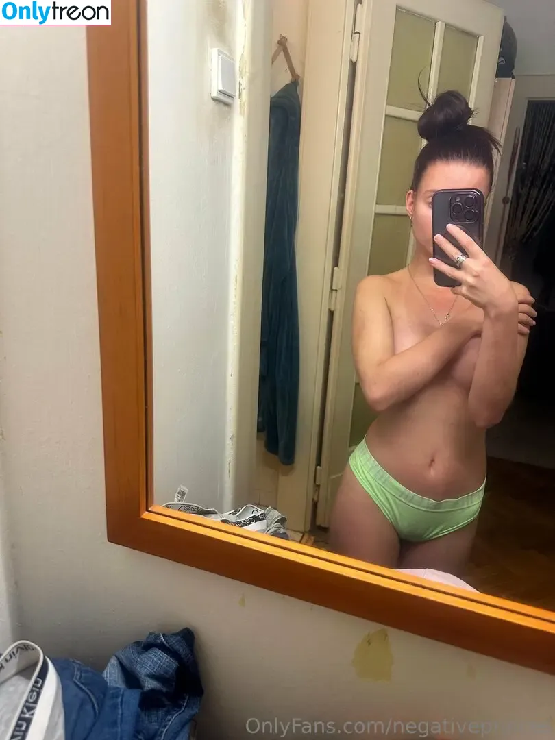 negativeprinces nude photo #0108 (nega_tive_prin_cess)
