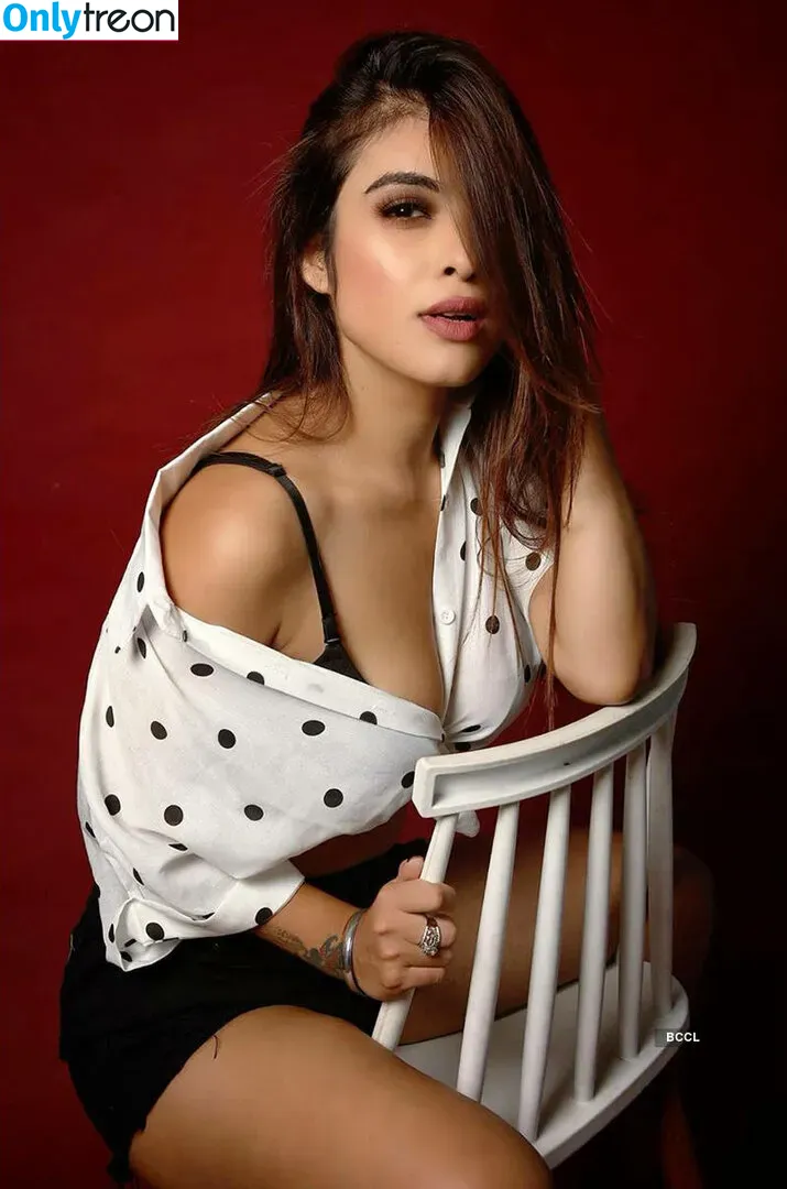 Neha Malik nude photo #0117 (Nehamalik335)