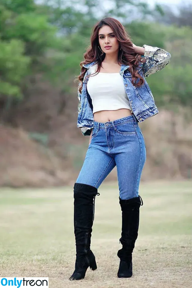 Neha Malik nude photo #0216 (Nehamalik335)