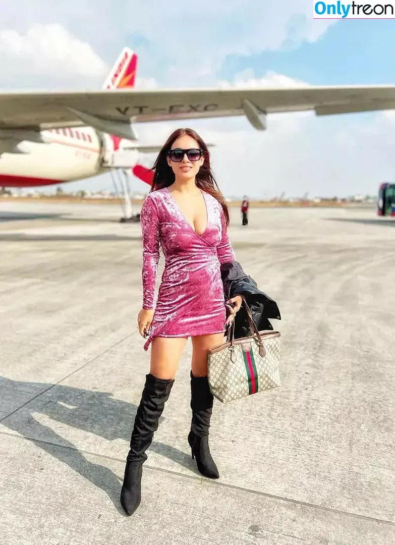 Neha Malik голая photo #0282 (Nehamalik335)