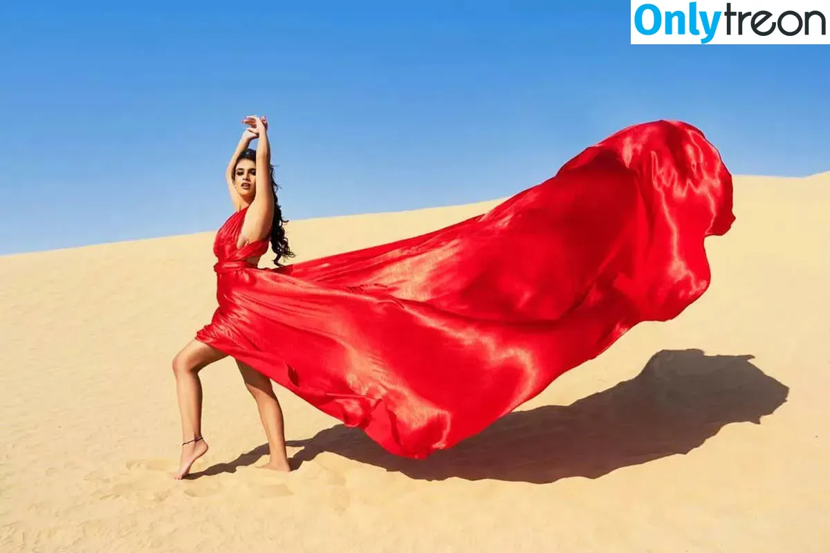 Neha Malik голая photo #0293 (Nehamalik335)