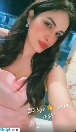 Nehhaa Malik / Neha Malik / freakymeek500 / nehamalik335 фото голая #0023