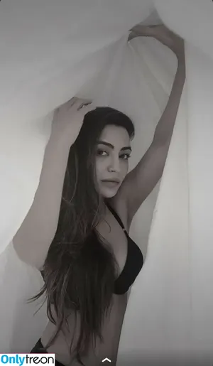 Nehhaa Malik / Neha Malik / freakymeek500 / nehamalik335 фото голая #0032