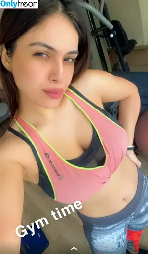 Nehhaa Malik / Neha Malik / freakymeek500 / nehamalik335 фото голая #0040
