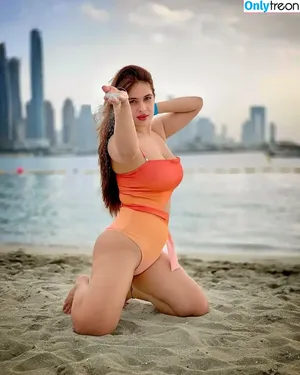 Nehhaa Malik / Neha Malik / freakymeek500 / nehamalik335 фото голая #0071