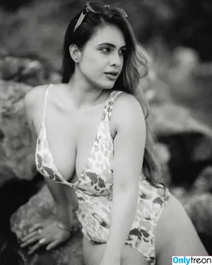 Nehhaa Malik / Neha Malik / freakymeek500 / nehamalik335 фото голая #0208