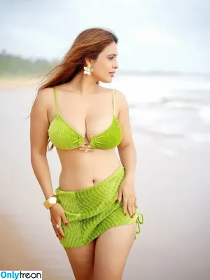 Nehhaa Malik / Neha Malik / freakymeek500 / nehamalik335 фото голая #0284