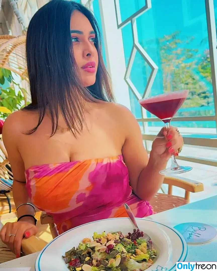 Nehhaa Malik nude photo #0105 (Neha Malik / freakymeek500 / nehamalik335)