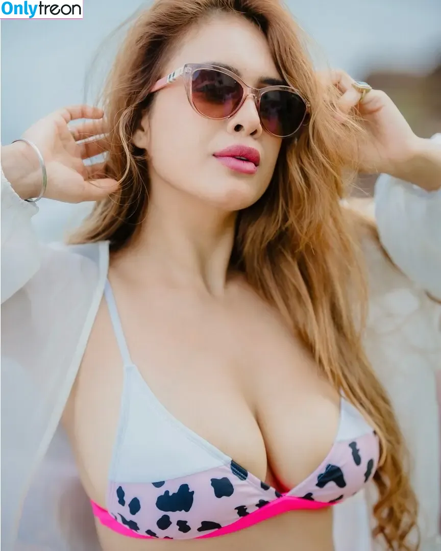 Nehhaa Malik голая photo #0263 (Neha Malik / freakymeek500 / nehamalik335)