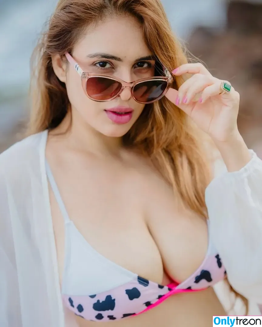 Nehhaa Malik голая photo #0269 (Neha Malik / freakymeek500 / nehamalik335)