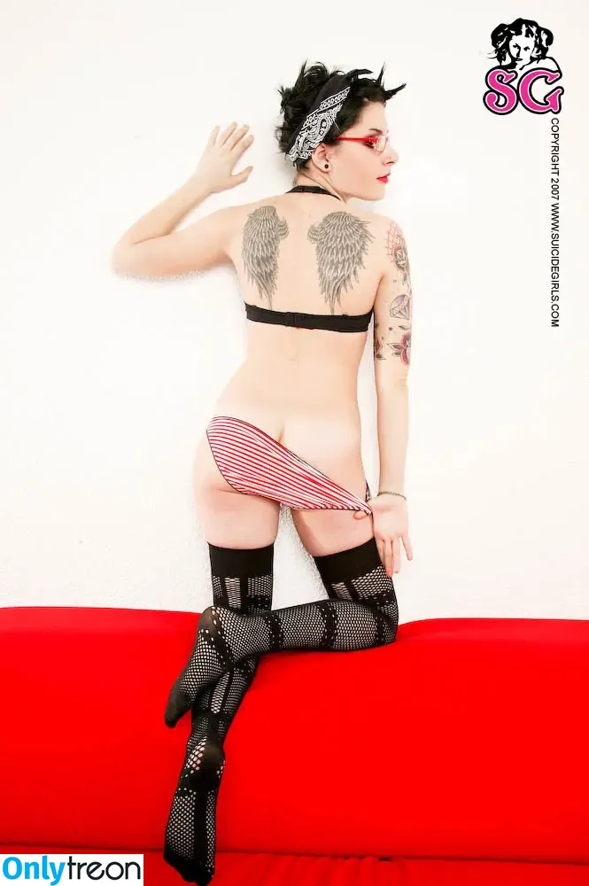 Nekrofelia nude photo #0036 (Nekrofelia)