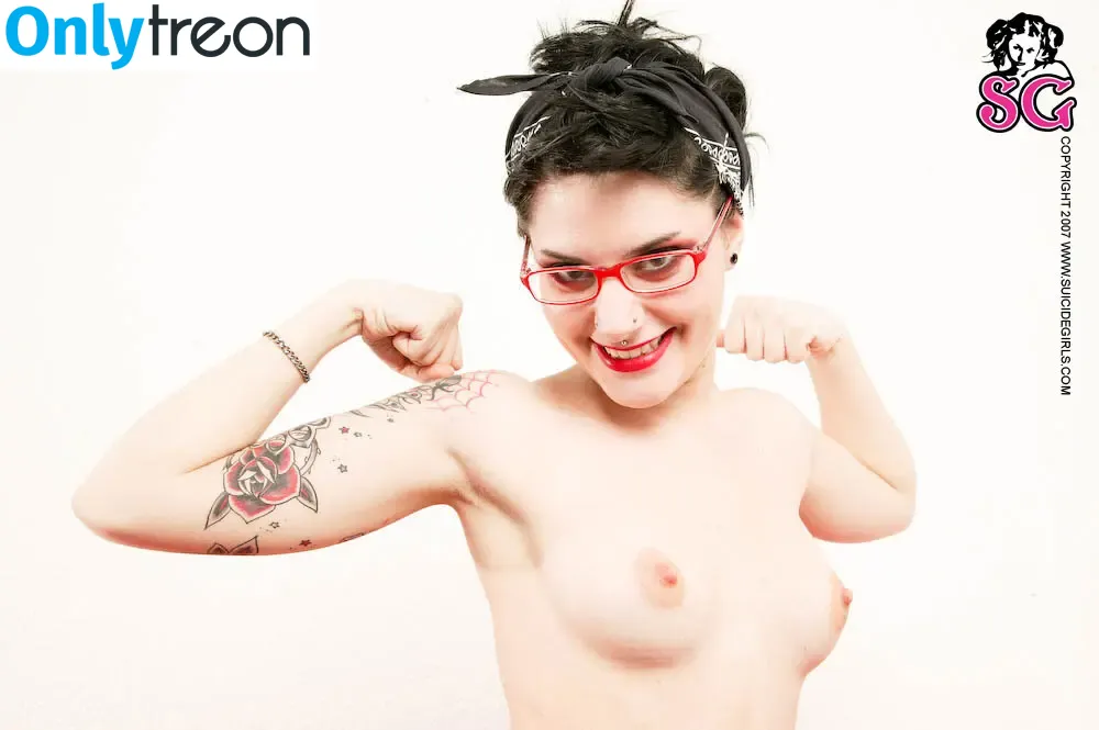 Nekrofelia nude photo #0049 (Nekrofelia)