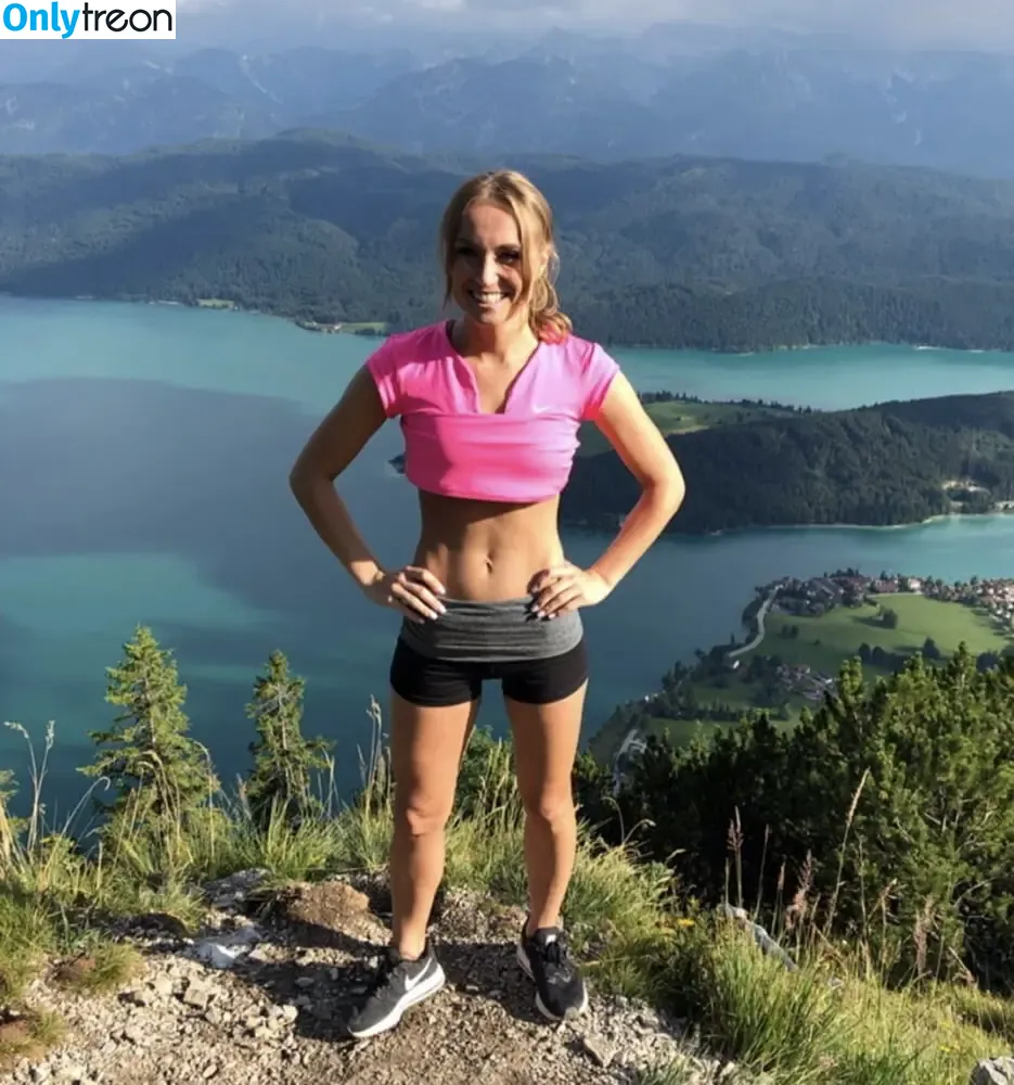 Nele Schenker голая photo #0003 (nele_schenker)