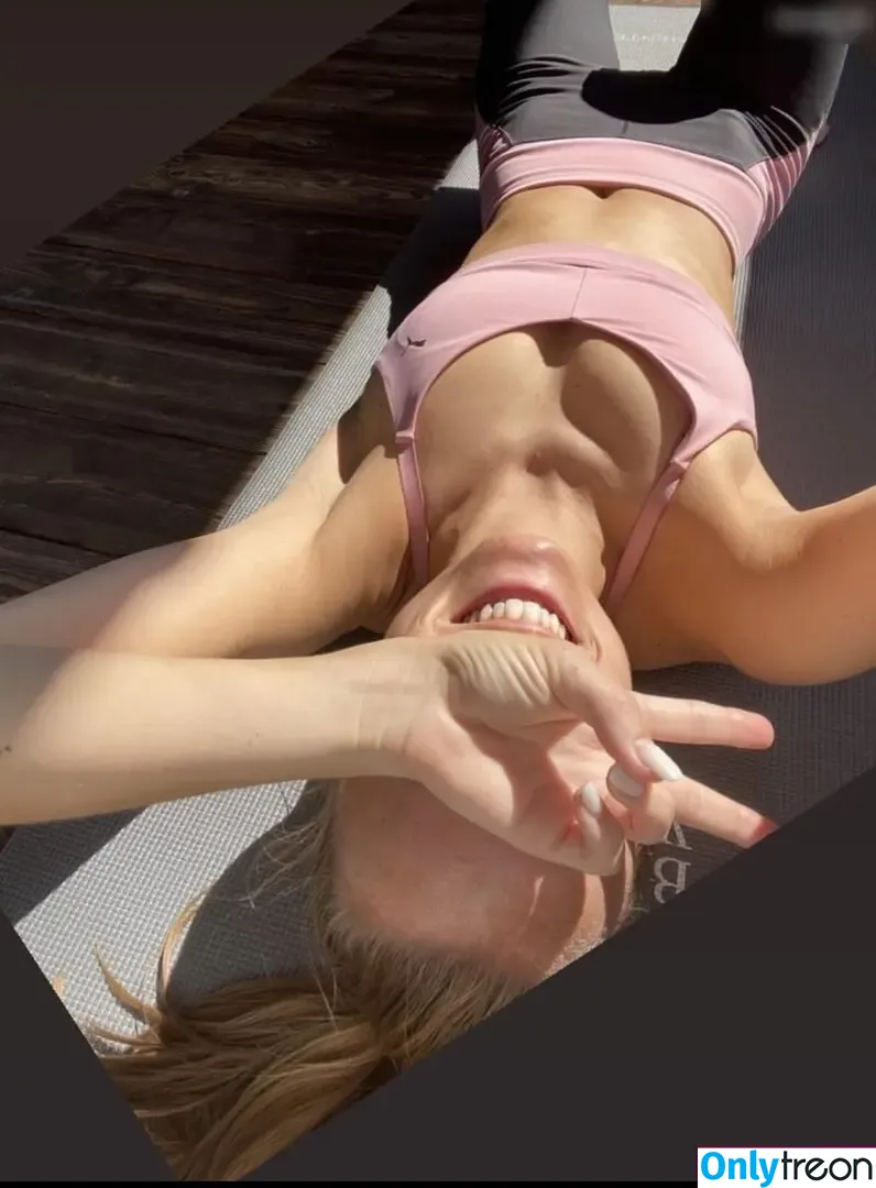 Nele Schenker nude photo #0097 (nele_schenker)