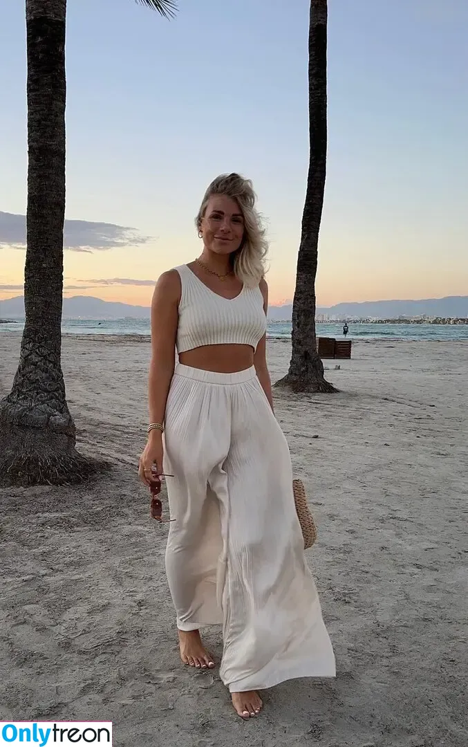 Nele Wüstenberg nude photo #0050 (nelipies)