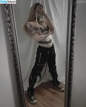  nude photo #0004