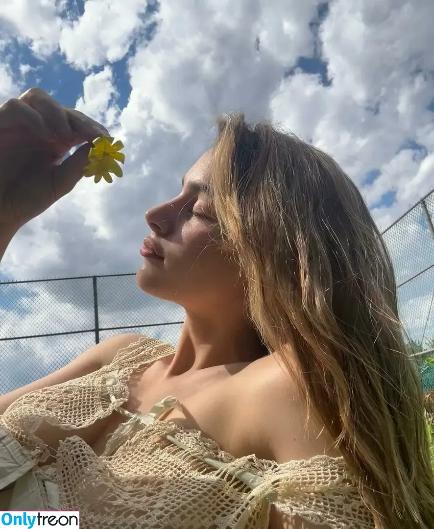 Nell Verlaque nude photo #0005 (nellverlaque)